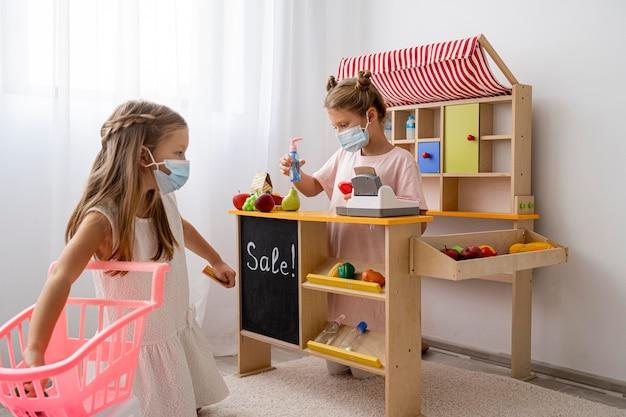  Массивный детский шкаф-купе с тремя ящиками и полками для игрушек